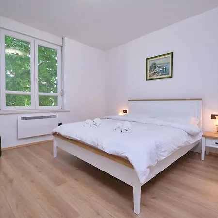 Bacci Central 2-Bedroom Apartment By Litto Split Exterior photo
