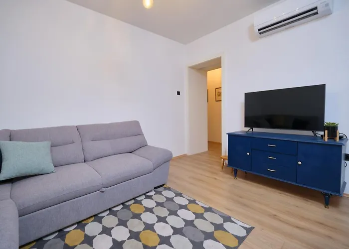 Bacci Central 2-Bedroom Apartment By Litto