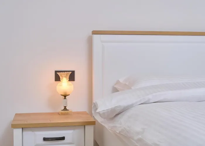 Bacci Central 2-Bedroom Apartment By Litto